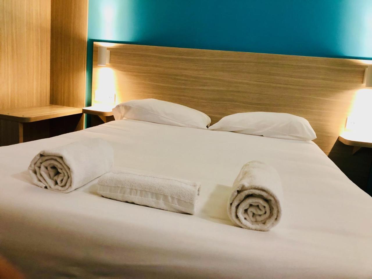 Hotel Du Stade Ex Kyriad Direct Lille Est Stade Pierre Mauroy Villeneuve-d'Ascq Esterno foto